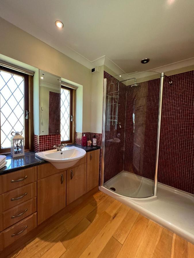 The Gatehouse At Stansted Bed & Breakfast Hallingbury ภายนอก รูปภาพ