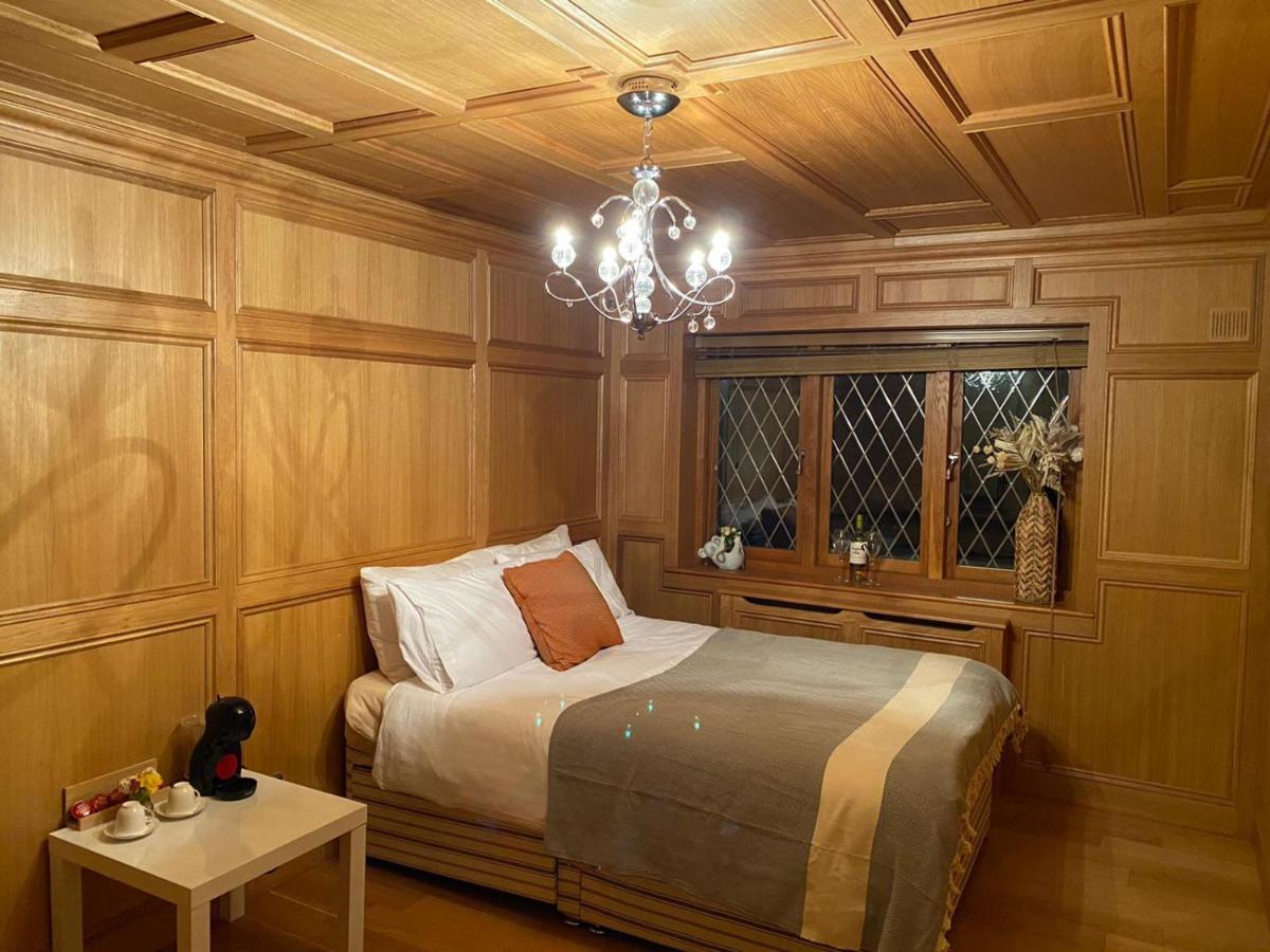 The Gatehouse At Stansted Bed & Breakfast Hallingbury ภายนอก รูปภาพ